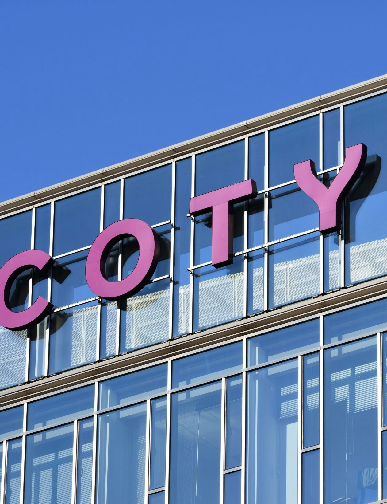 Coty anticipe une hausse de son chiffre d’affaires de 12% à 15% au 4ème trimestre 2023