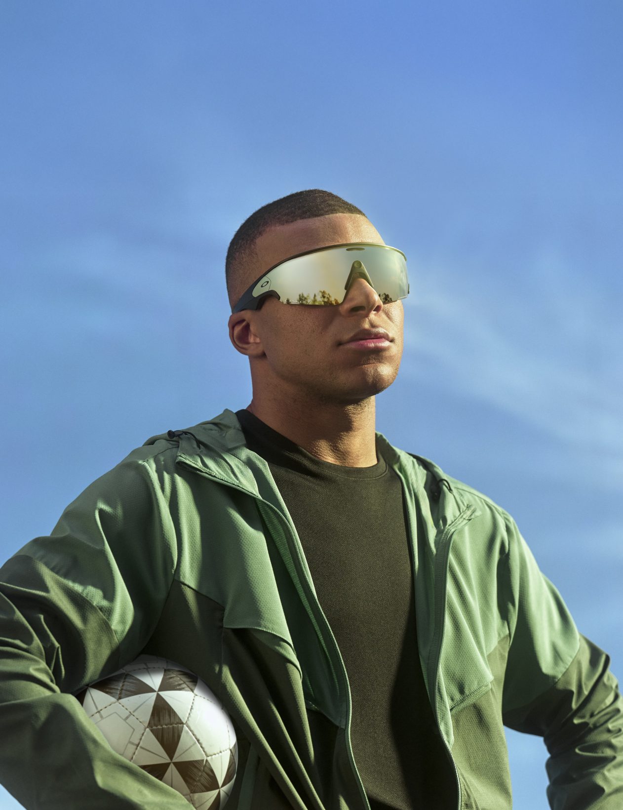 Meta Increases its Stake in EssilorLuxottica and Accelerates Smart Glasses Development