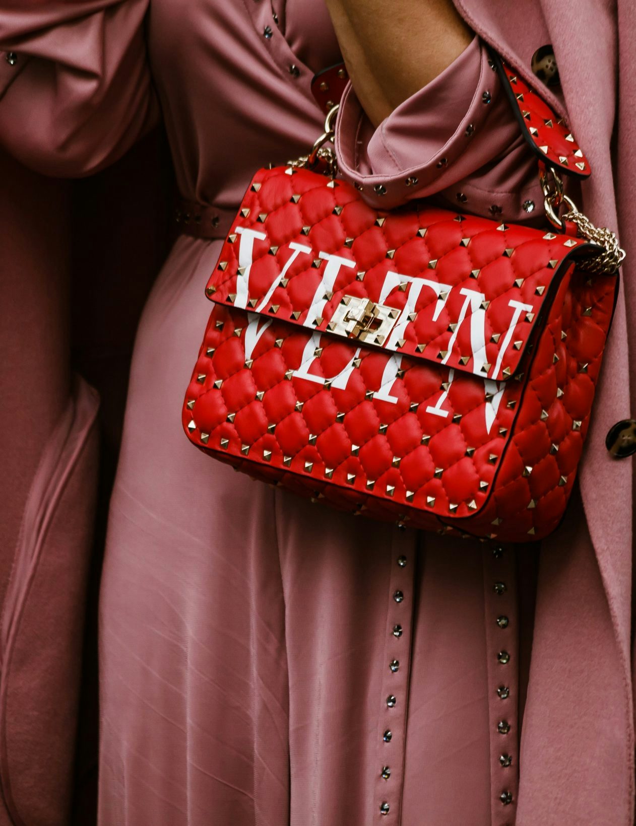 Fashion meets literature with the “Valentino Narratives II” initiative