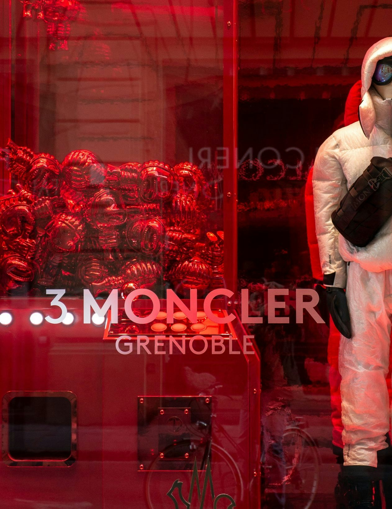 The Moncler group shows strong growth