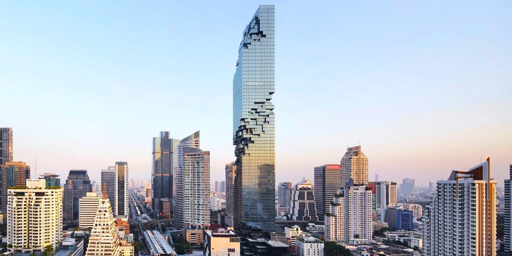 Giant skyscrapers trend back on track