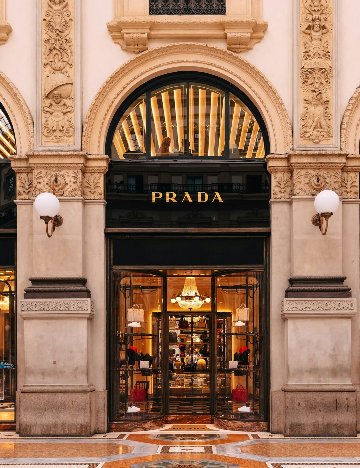 Prada announces its entry on the Milan stock exchange