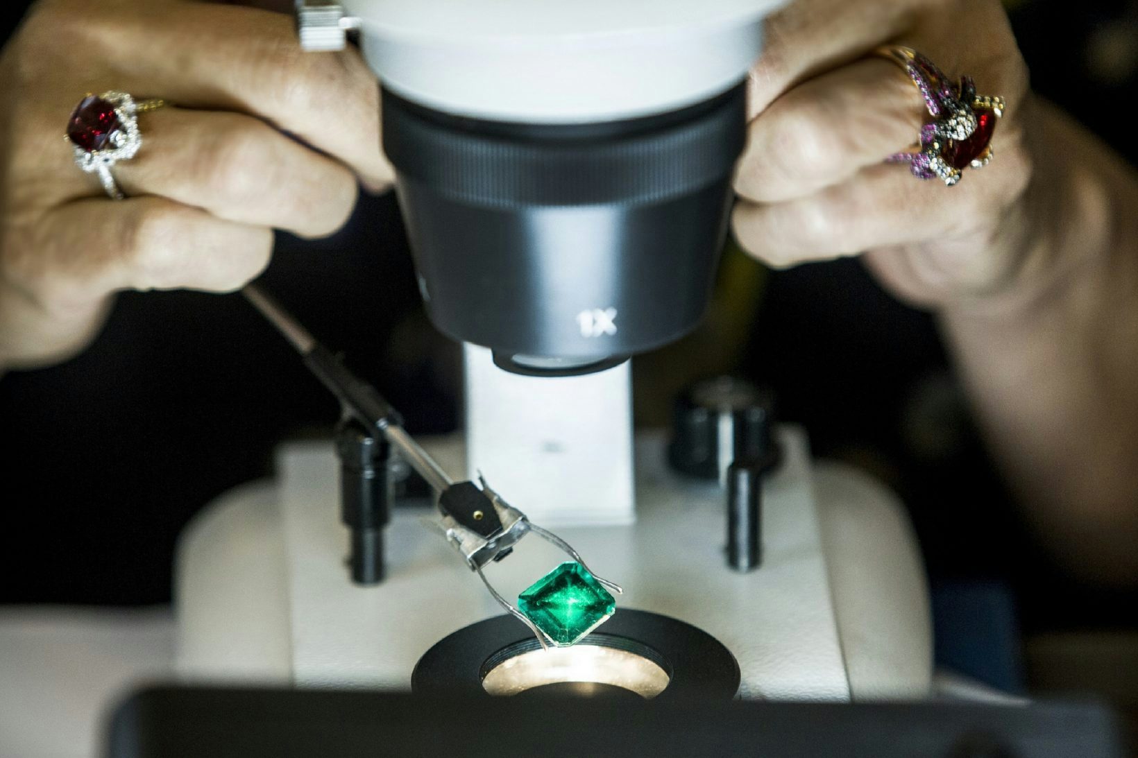 Will sanctions and inflation weigh on the gemstone market?