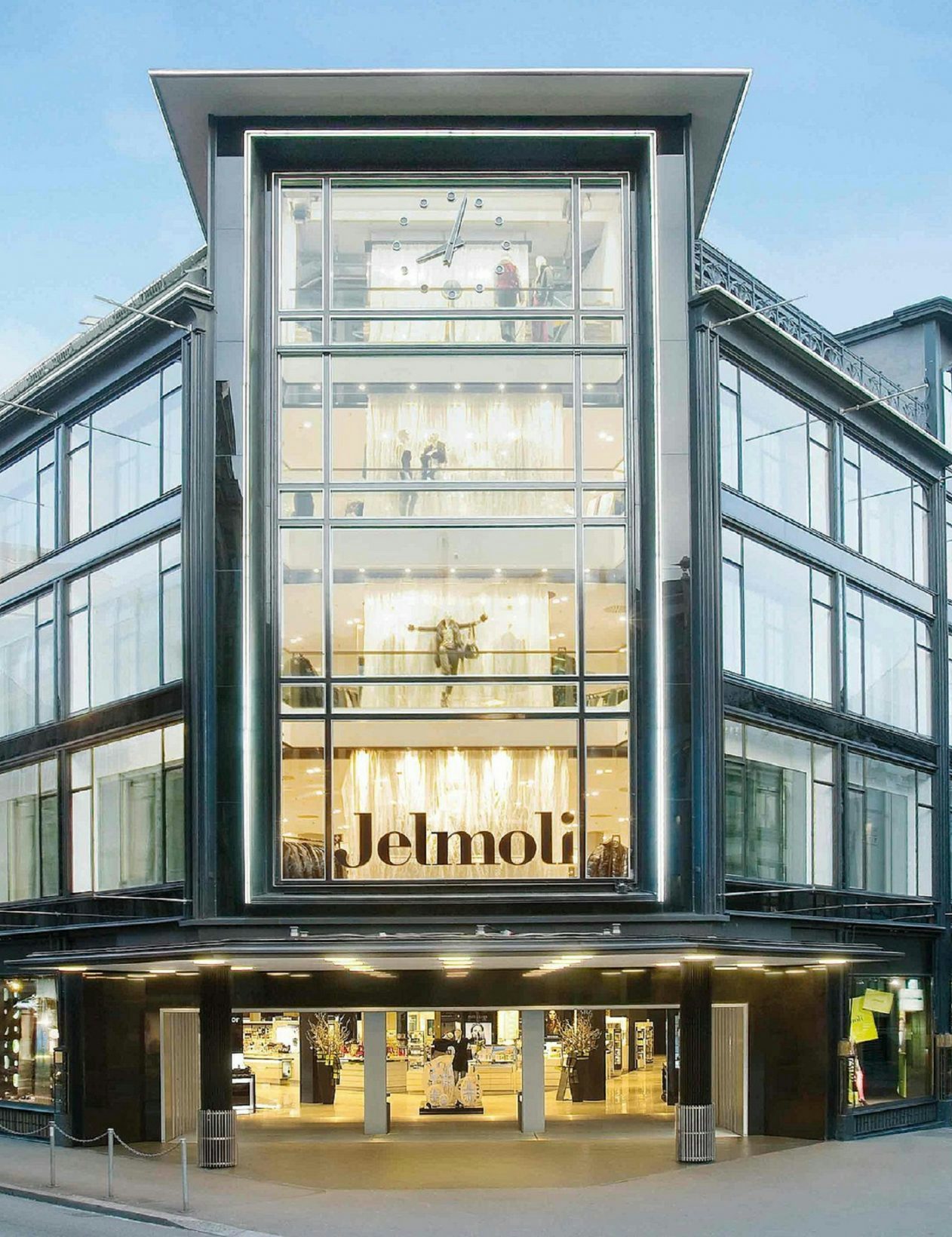 Repositionning of the Jelmoli building in Zurich